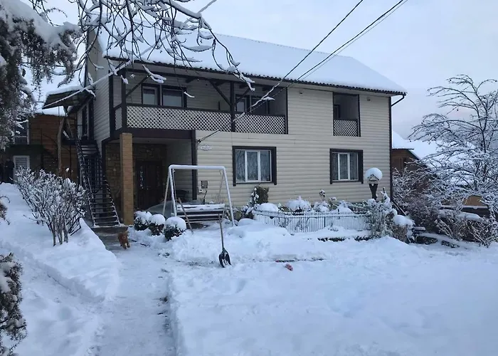 сніжок 住宿加早餐酒店 *